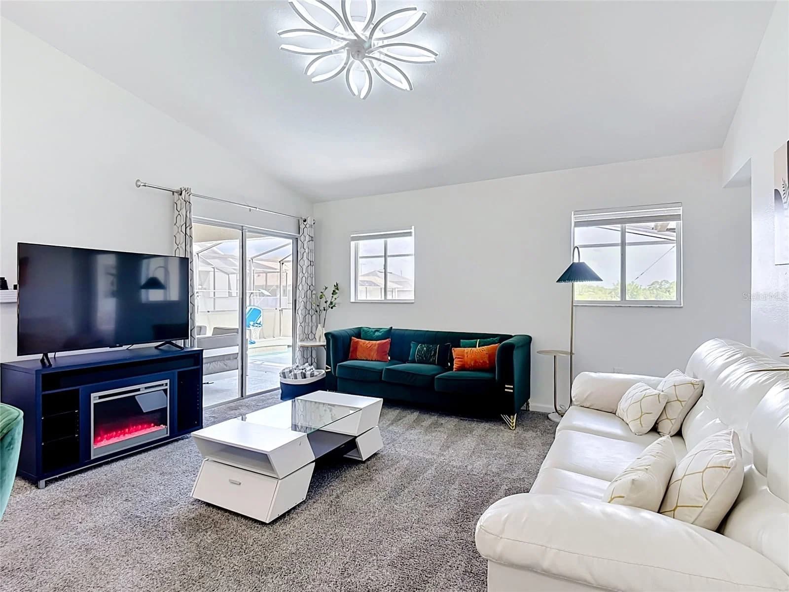 336 HILLCREST 4