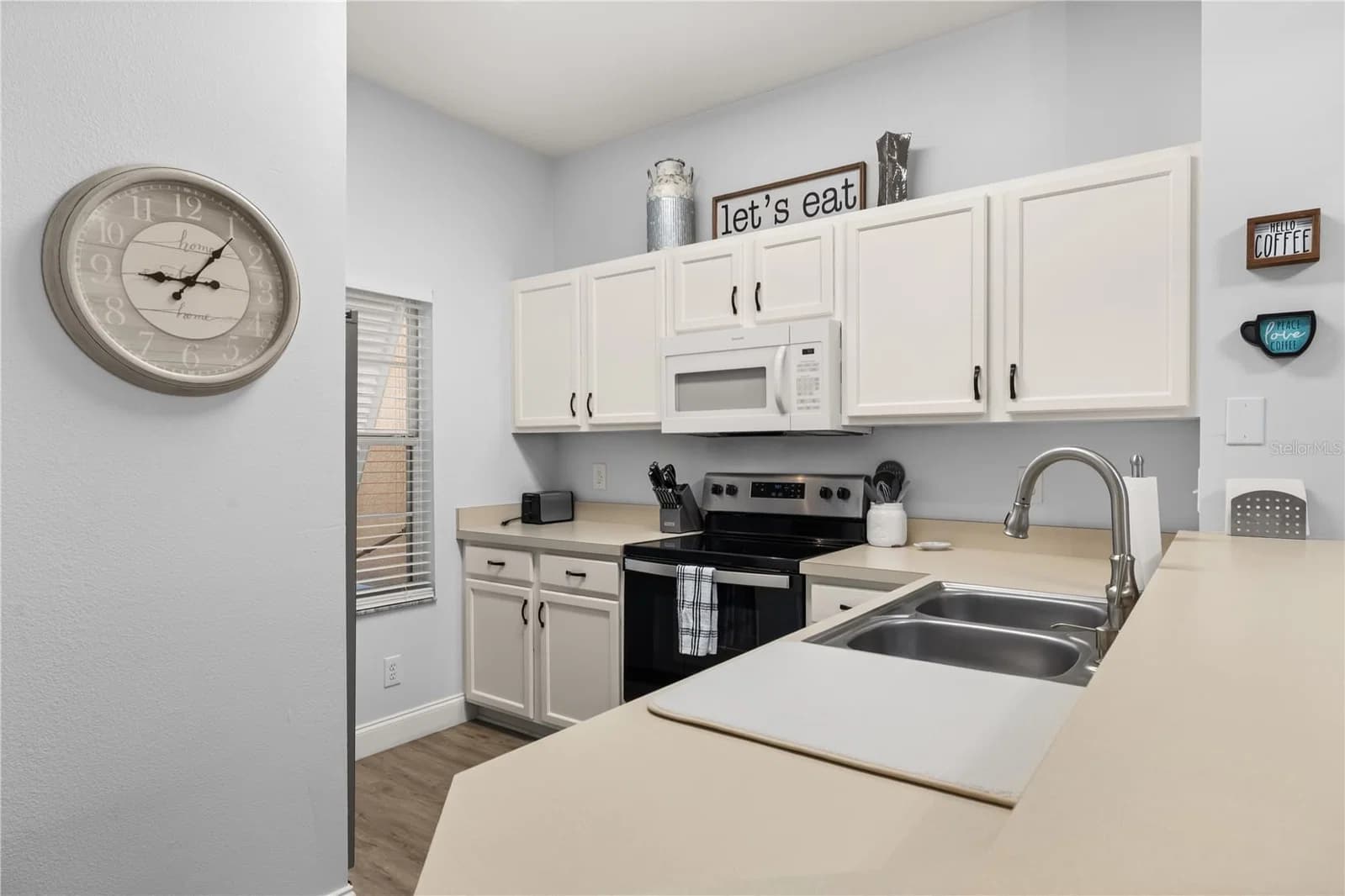 8424 CRYSTAL COVE 5