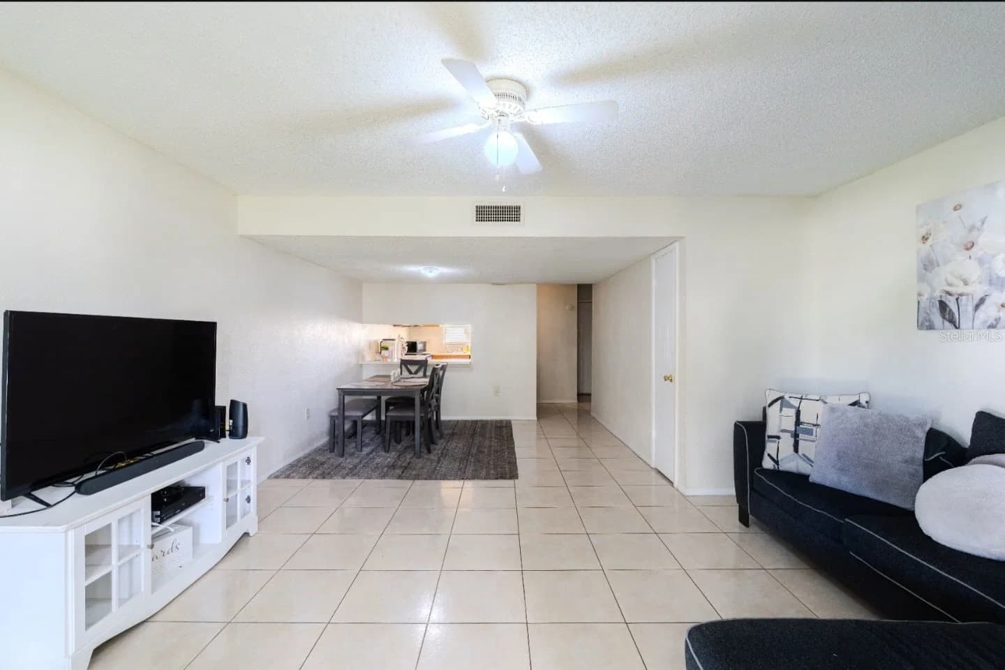 4267 SEMORAN Boulevard #11 4