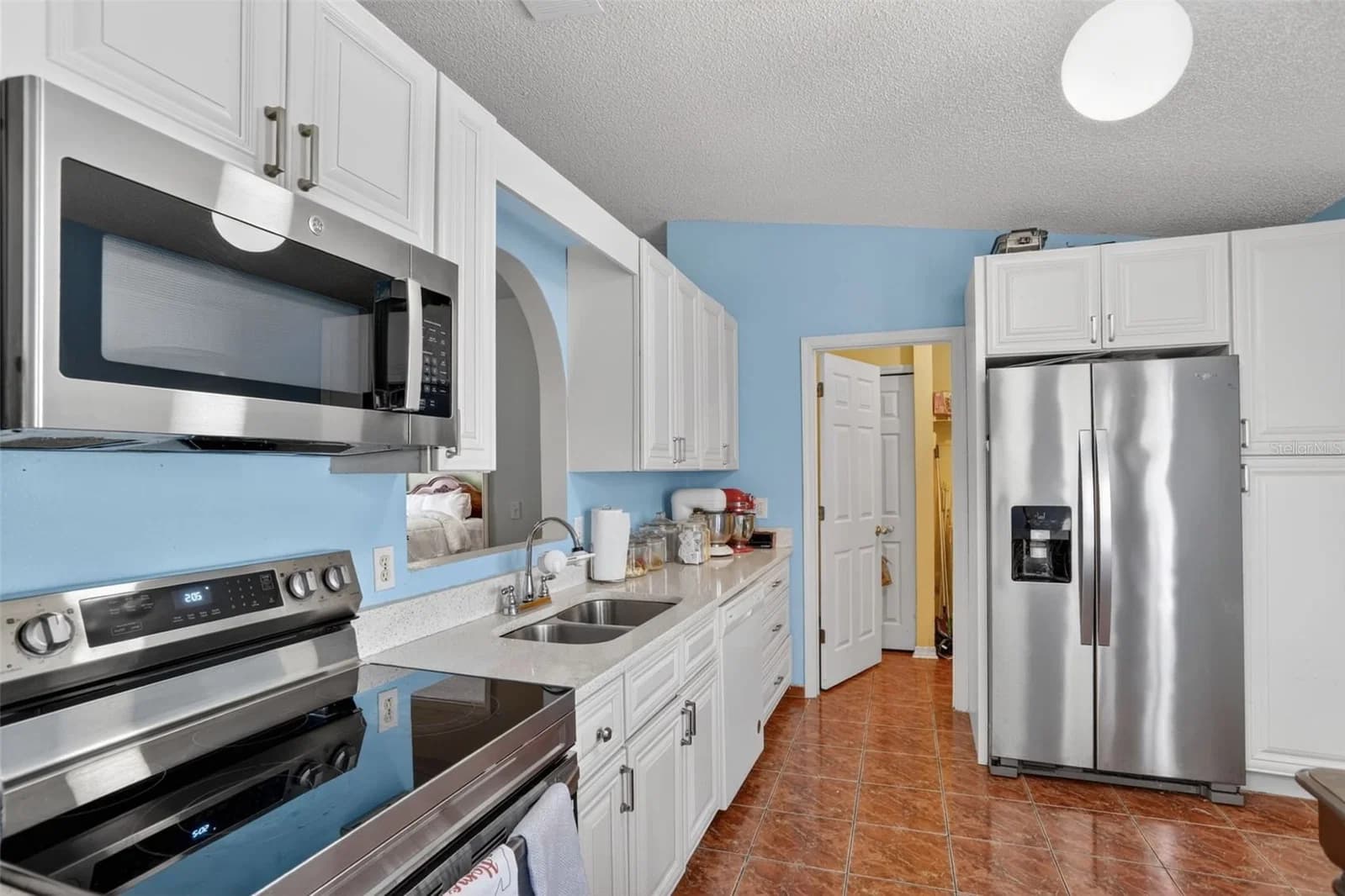 6820 POMEROY Circle, Orlando, FL 32810 3