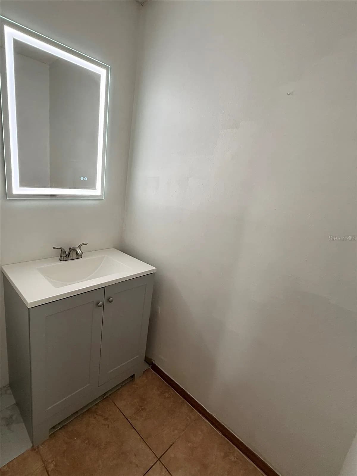4113 SEMORAN Boulevard #14 5