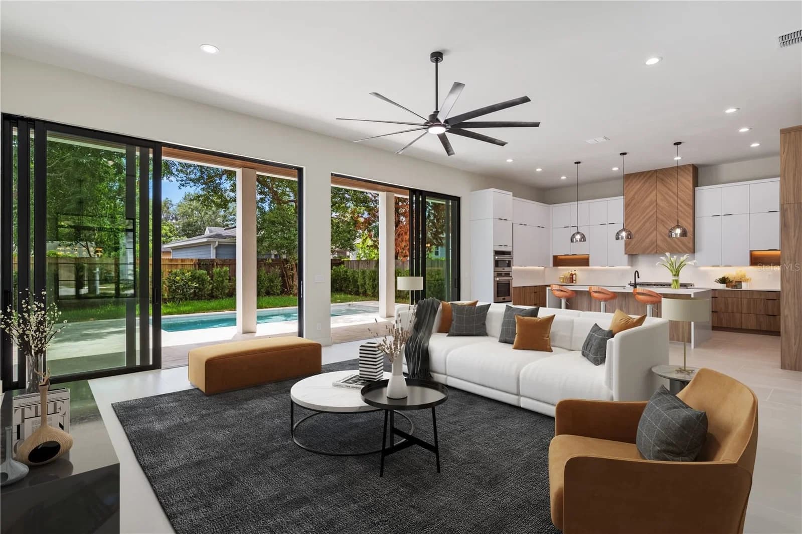 737 SUMMERLIN 4