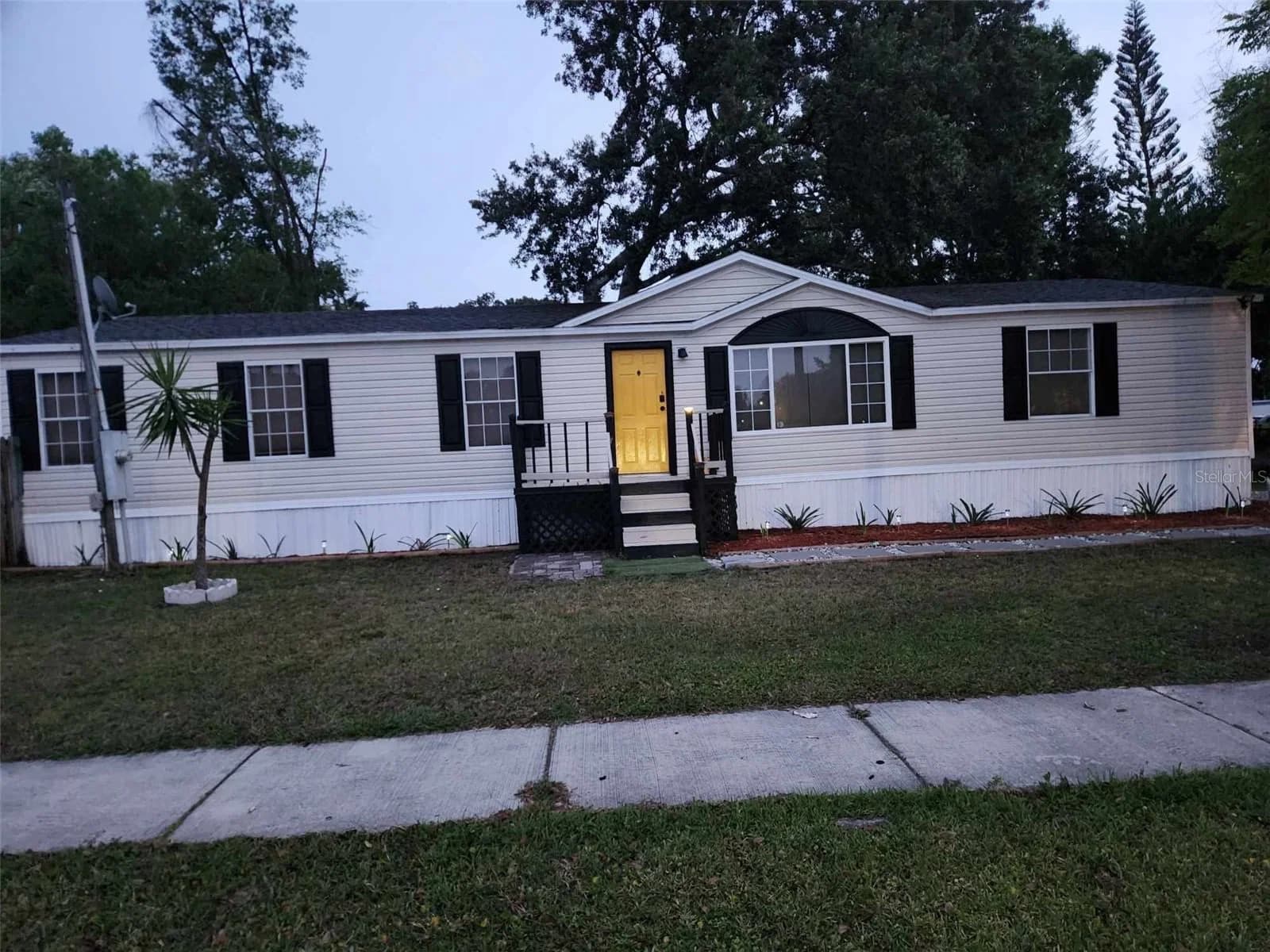 9653 4TH Avenue, Orlando, FL 32824 2