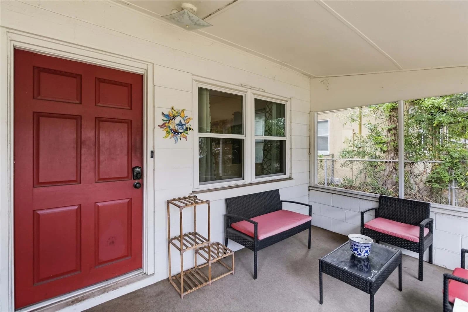 1906 MAE Street 5