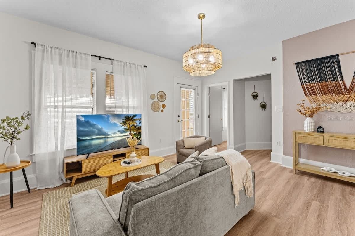 304 LAKESHORE 4