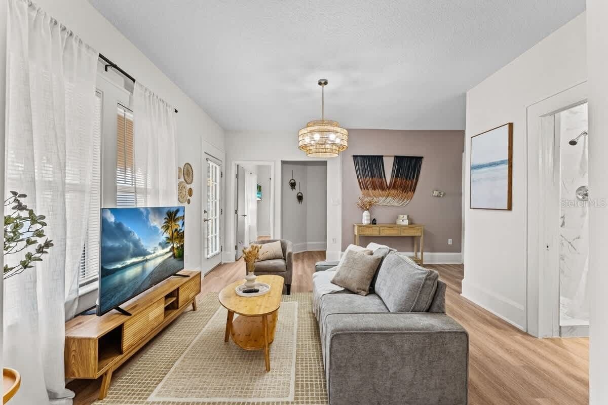 304 LAKESHORE 5