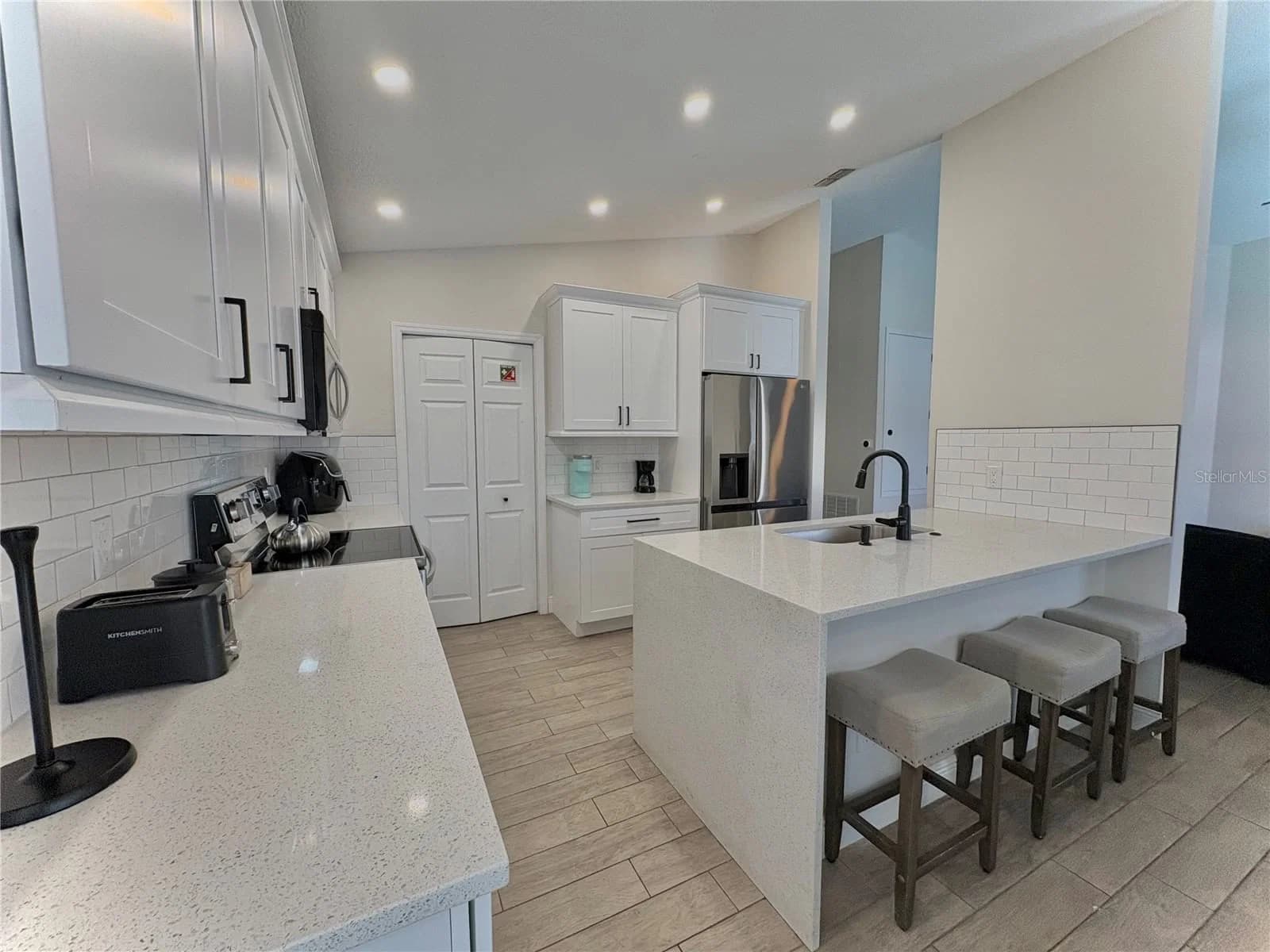 154 CASTLEMAIN 4
