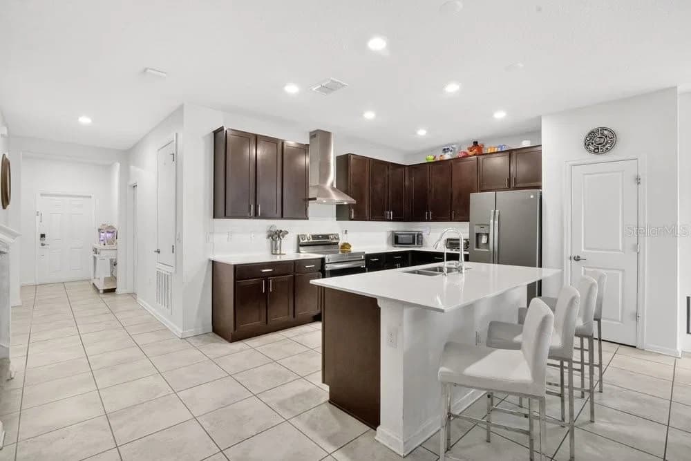2068 LIVE OAK RIDGE 4
