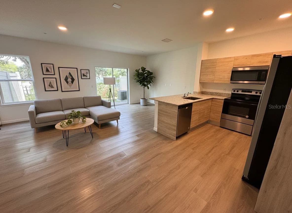 1209 SOUTHSTATION 4