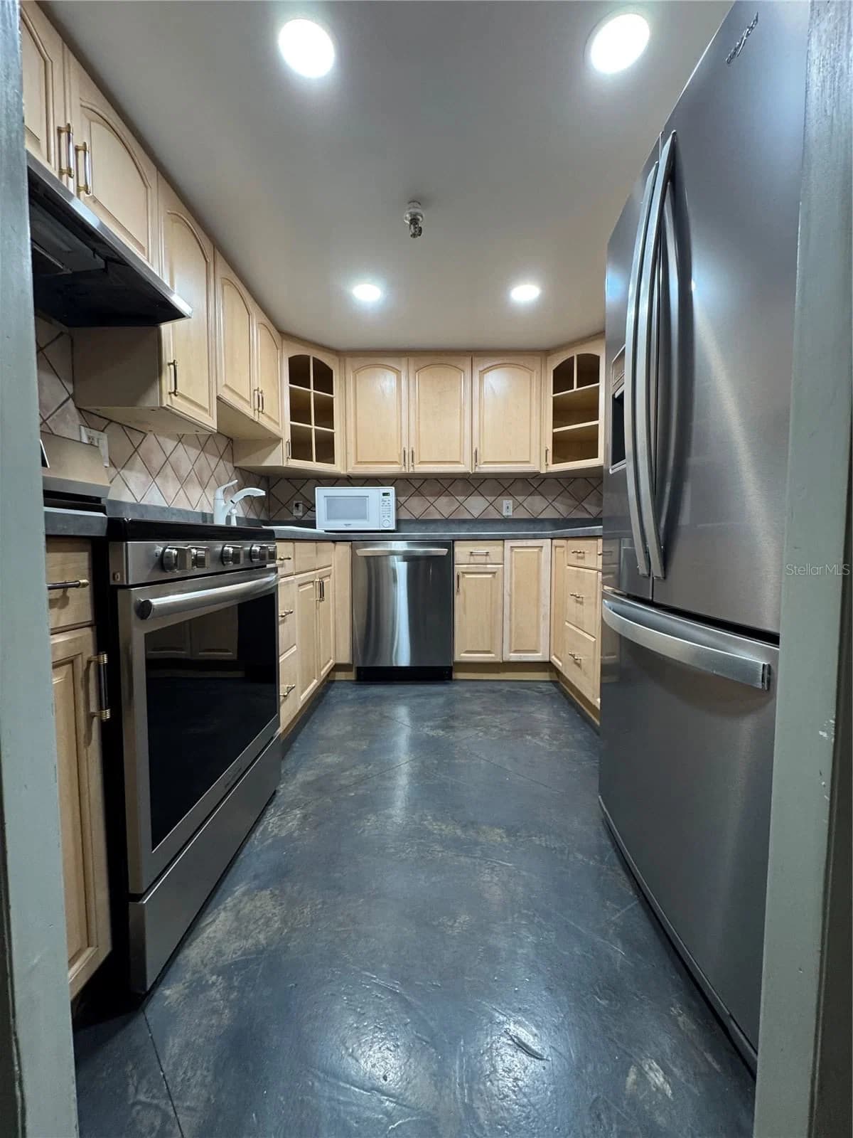 400 COLONIAL 4