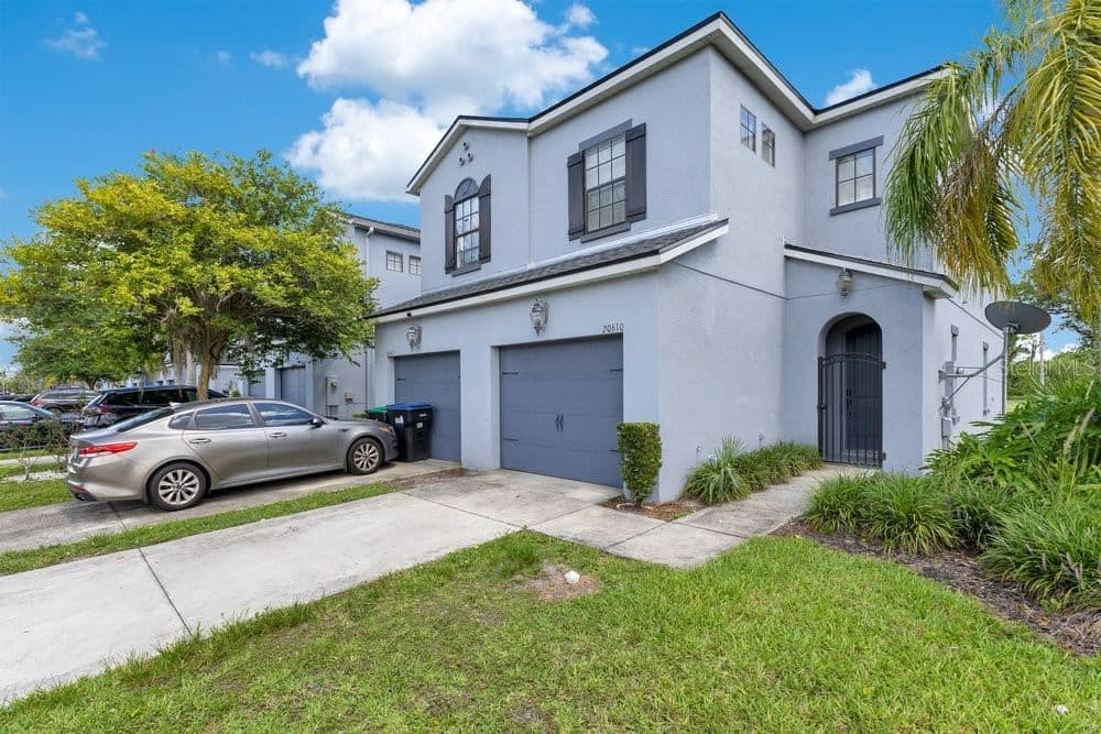 20610 MAXIM, Orlando, FL 32833 2