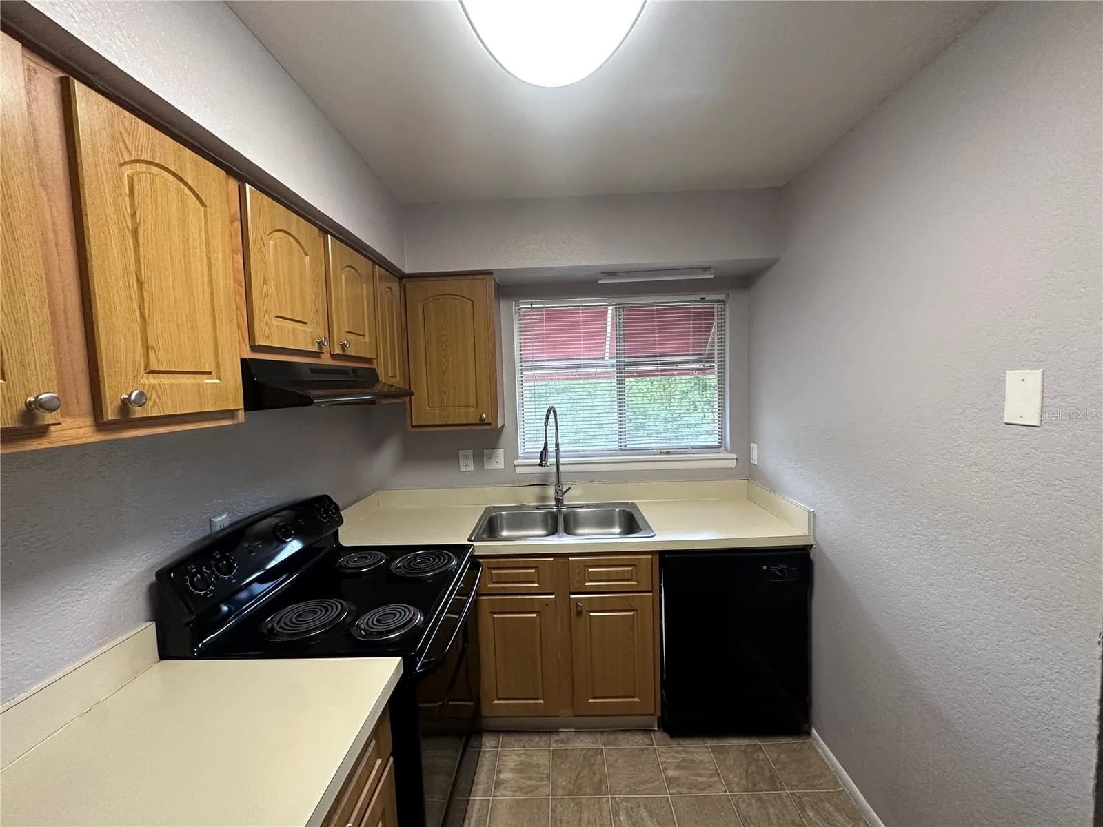 4111 SEMORAN, Orlando, FL 32822 3