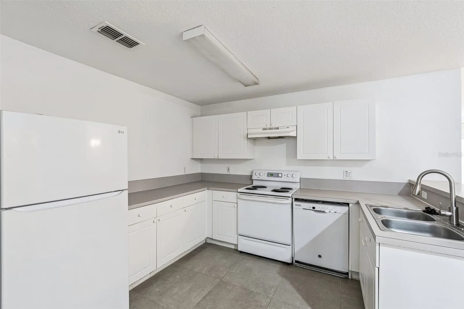 8818 GRAND PALMS 4