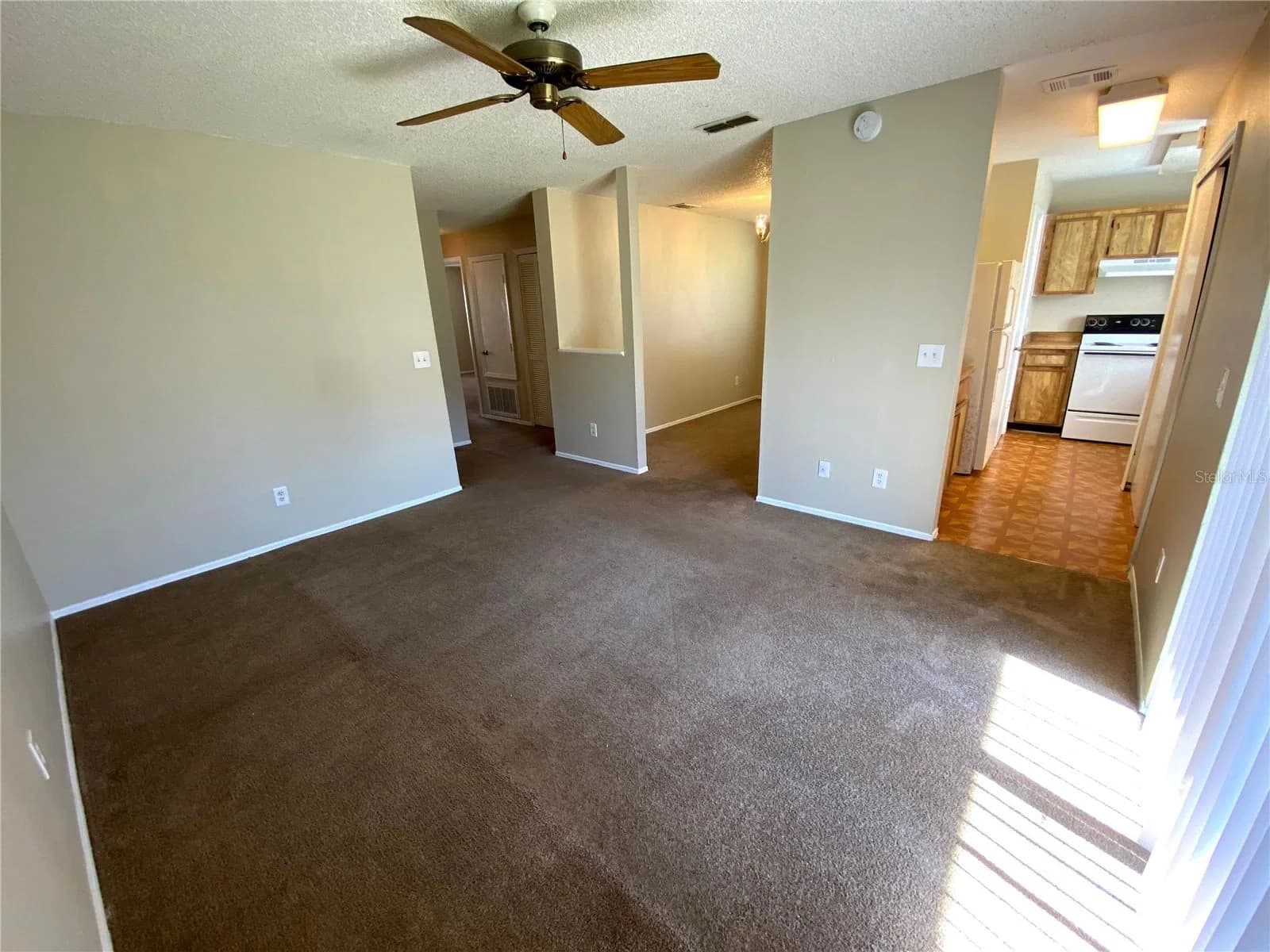 4148 PERSHING POINTE 4