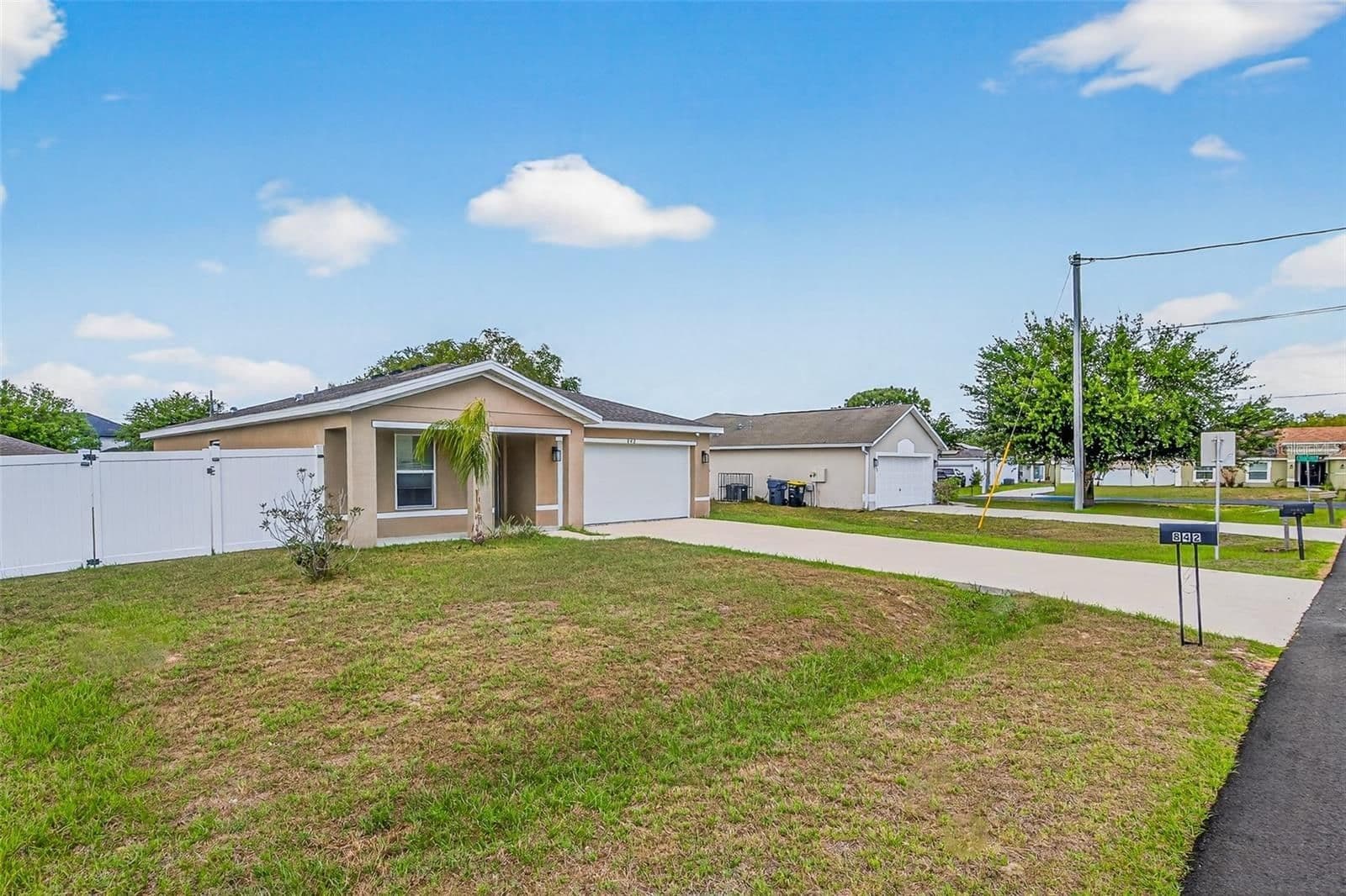 842 GILA, Kissimmee, FL 34759 3