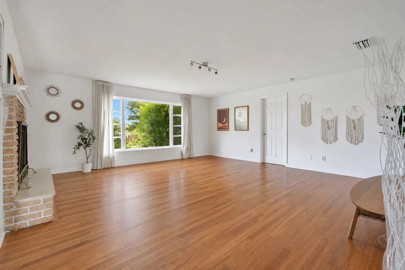 5725 PADGETT 5