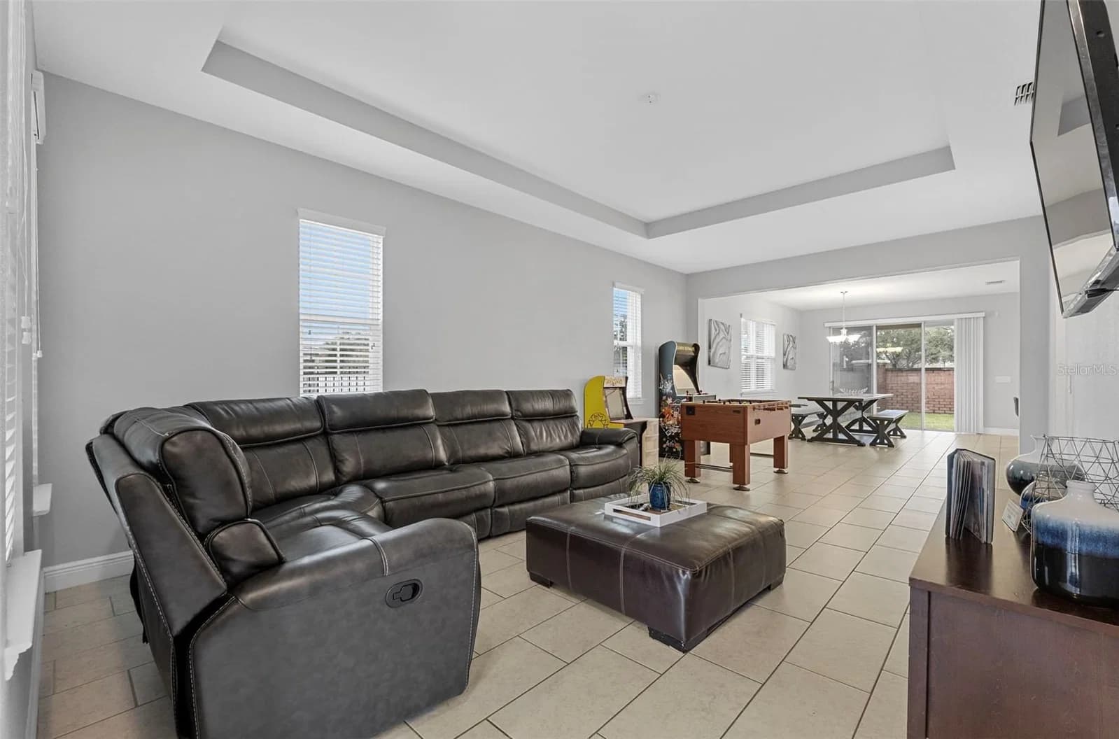 206 ABERDEEN ST 2