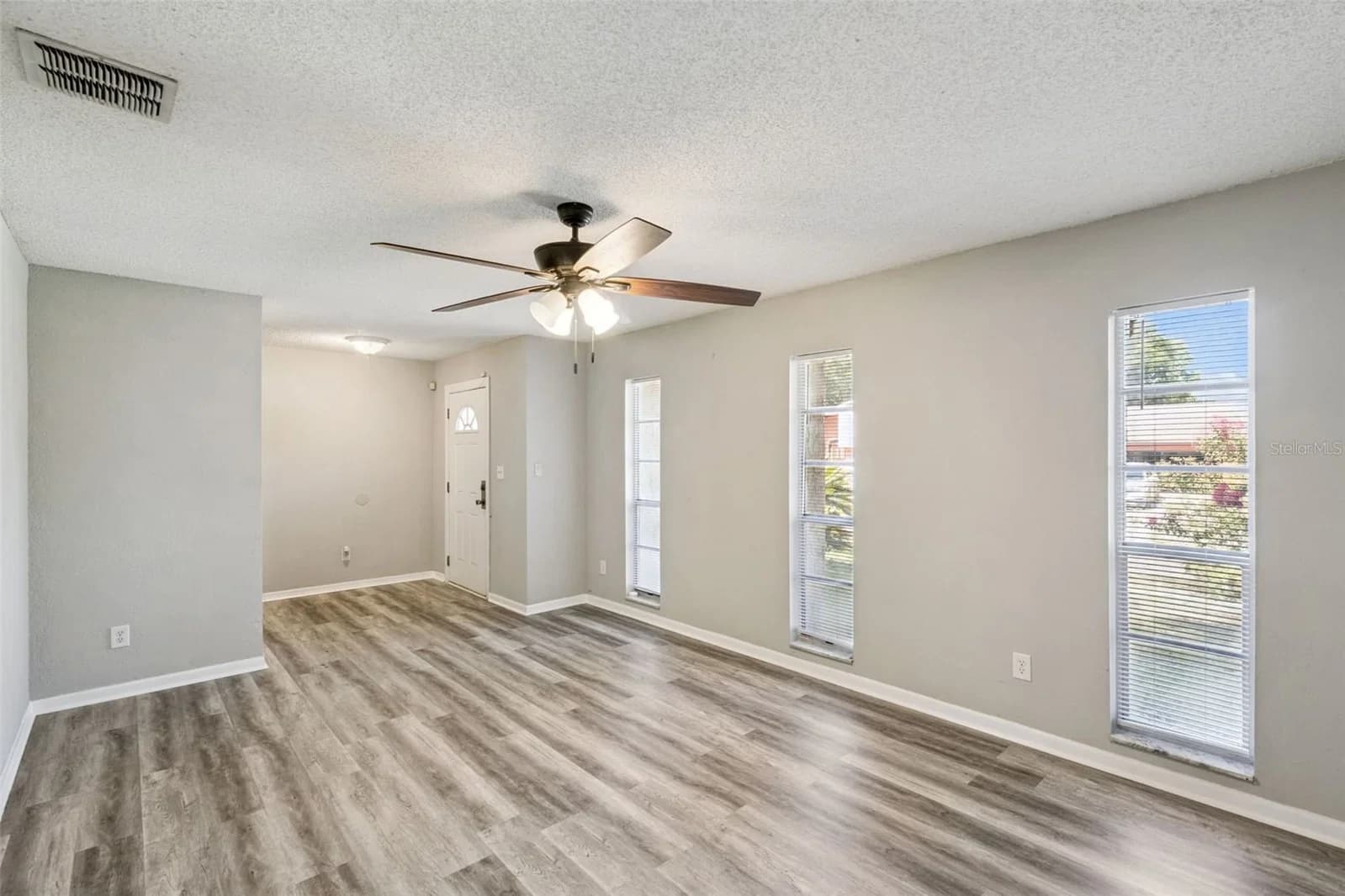4035 WENDY, Orlando, FL 32808 3
