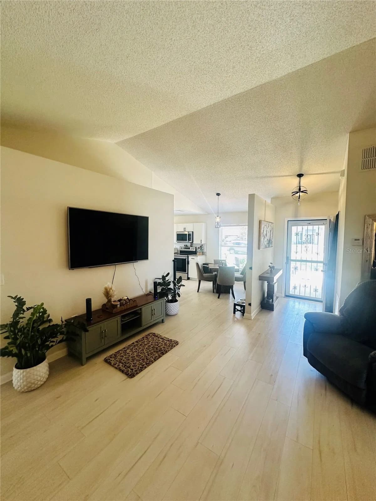 340 EDGEWOOD 5