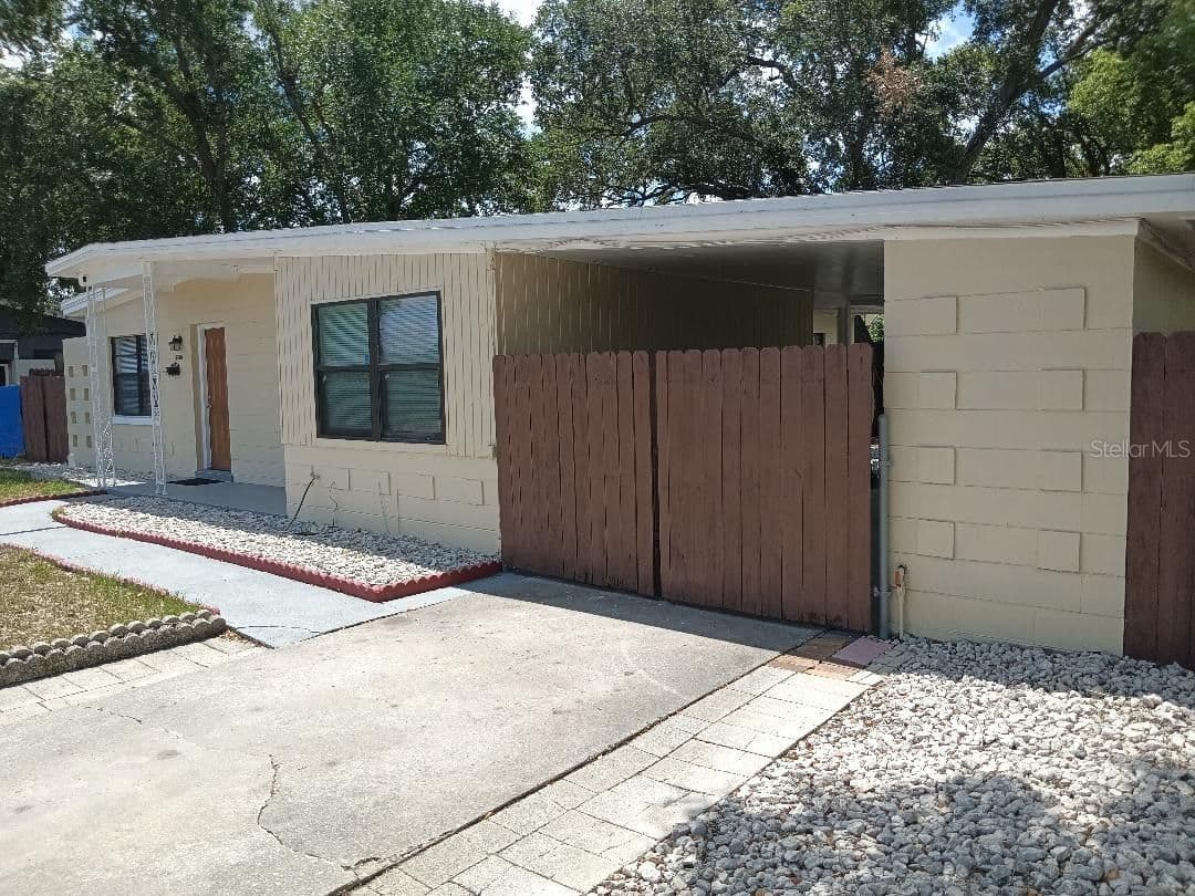 5700 CORTEZ, Orlando, FL 32808 2