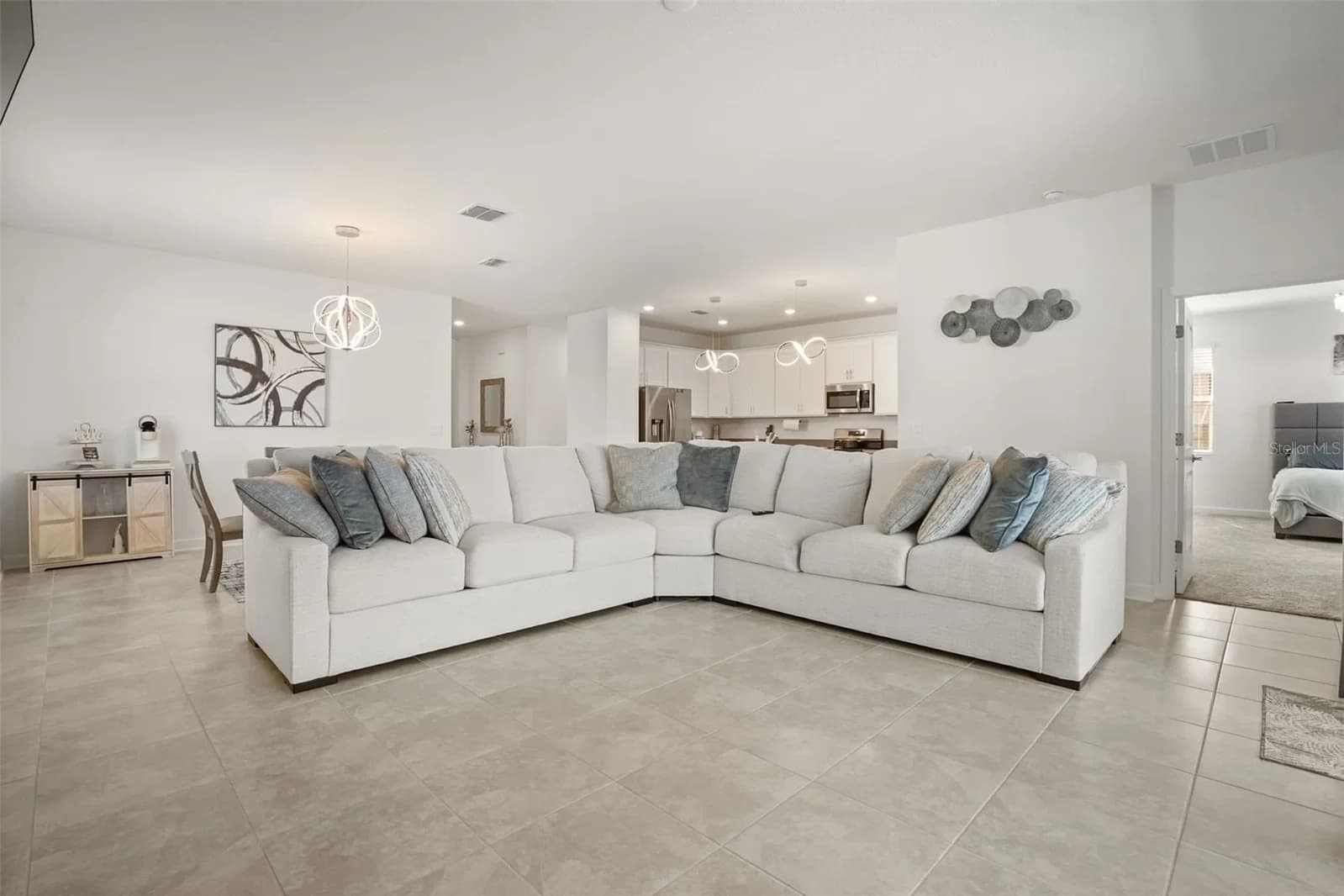 5256 DAGENHAM 5