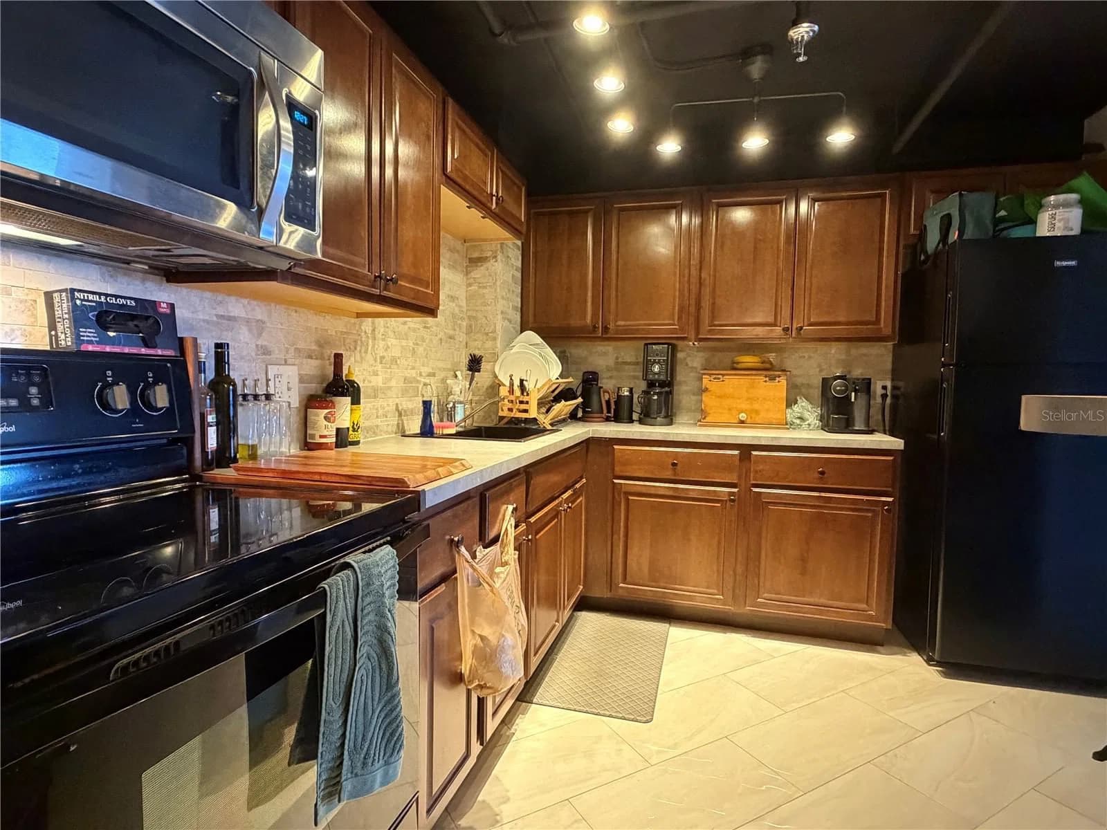 400 COLONIAL 4