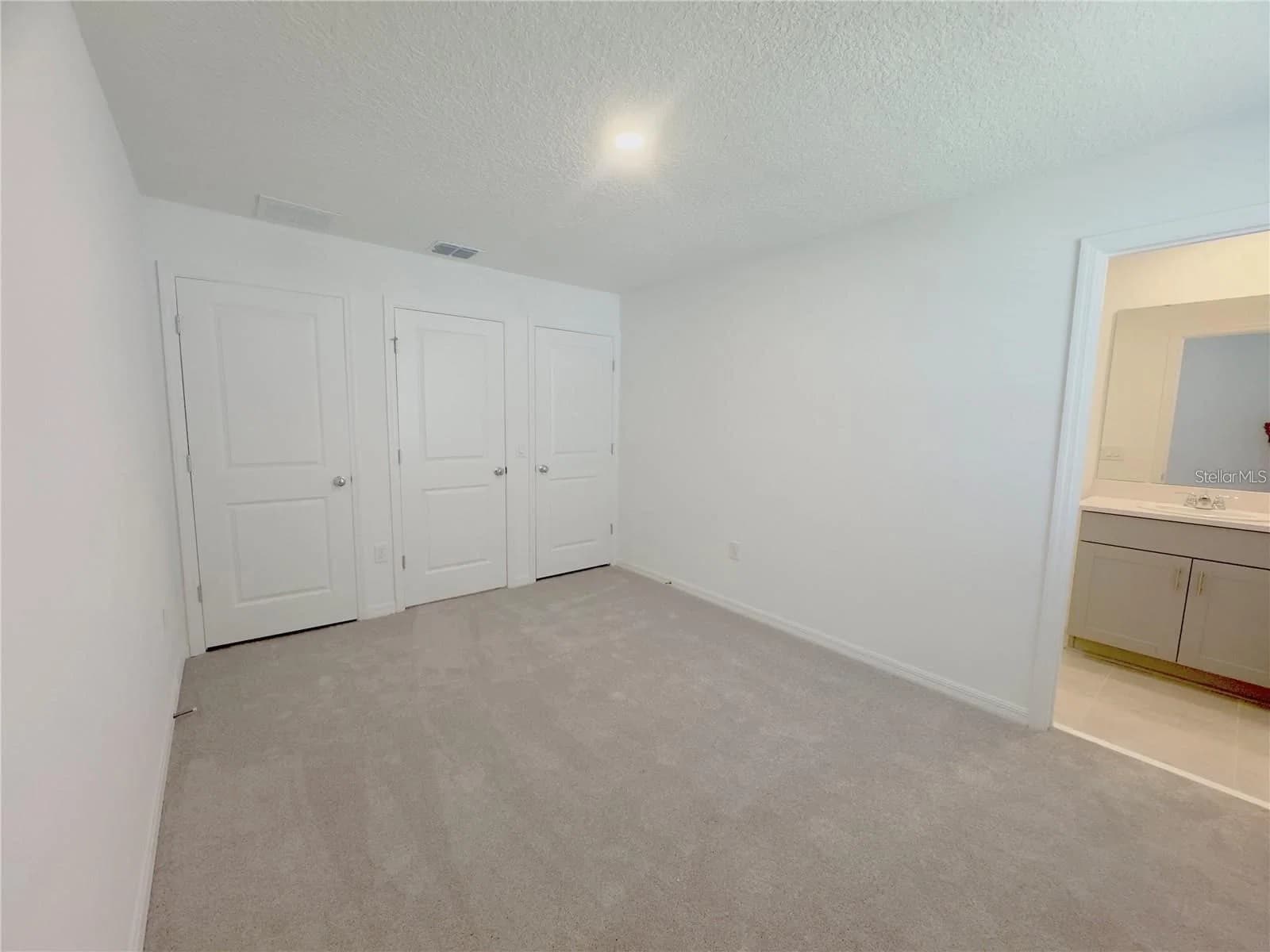 2852 SKYLINE LOOP 4