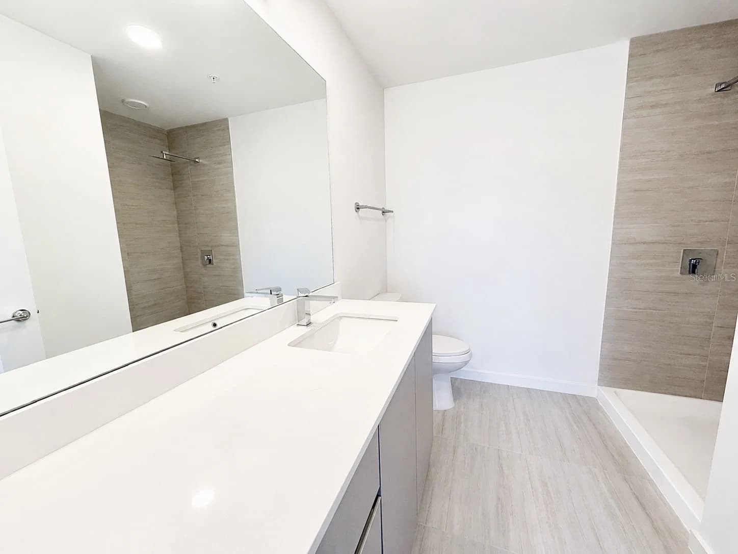 5587 MILLENIA PARK 4