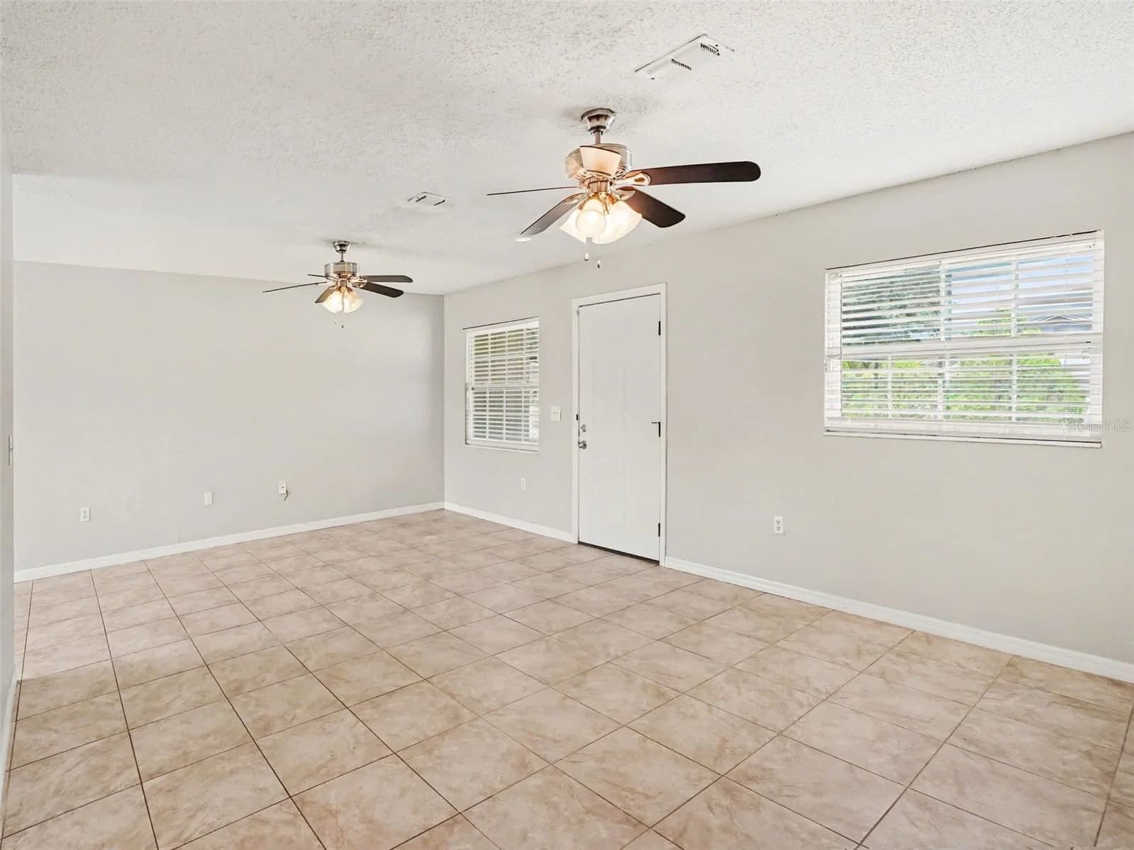 3255 KELVINGTON, Orlando, FL 32810 2