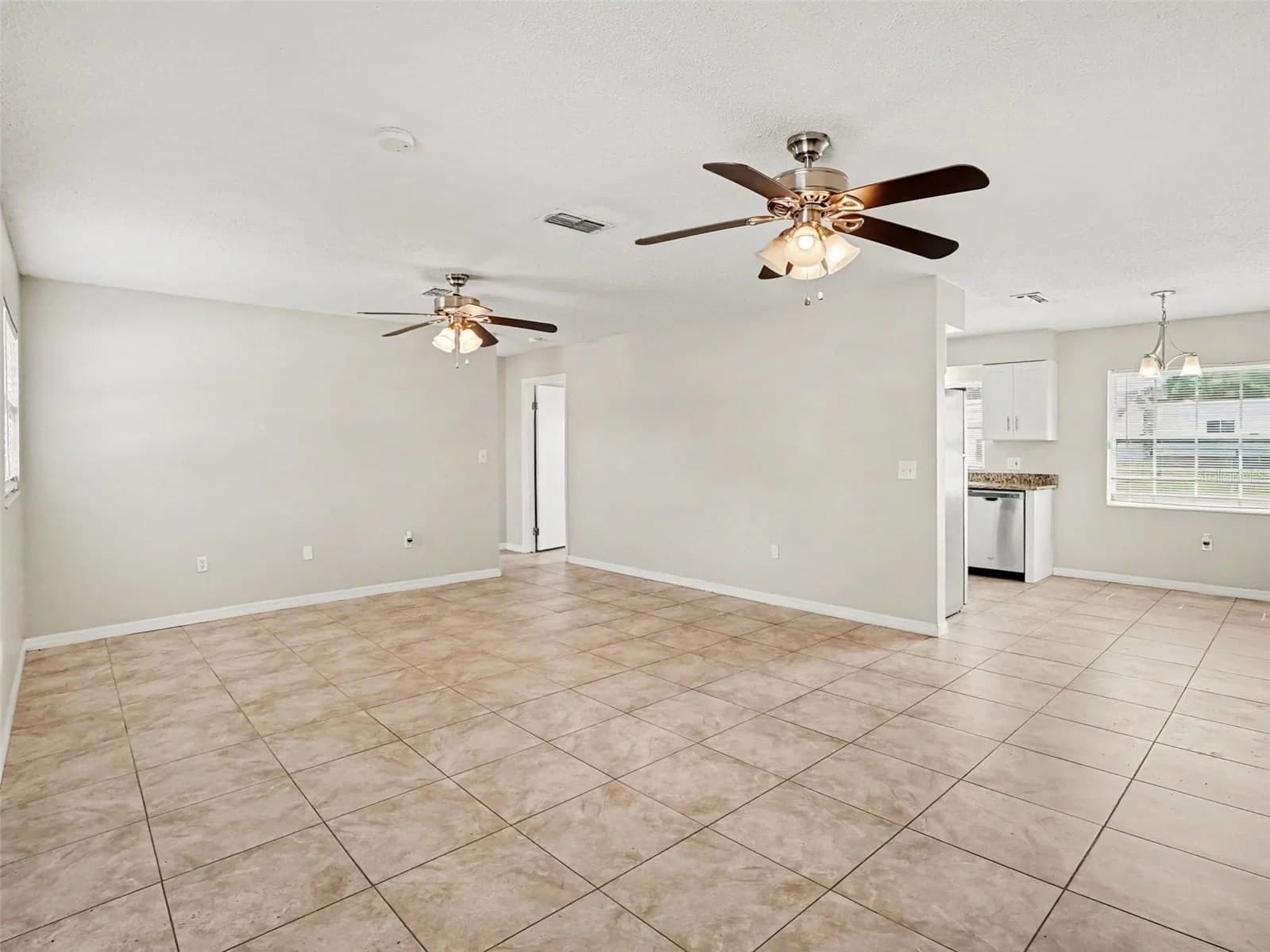 3255 KELVINGTON, Orlando, FL 32810 3