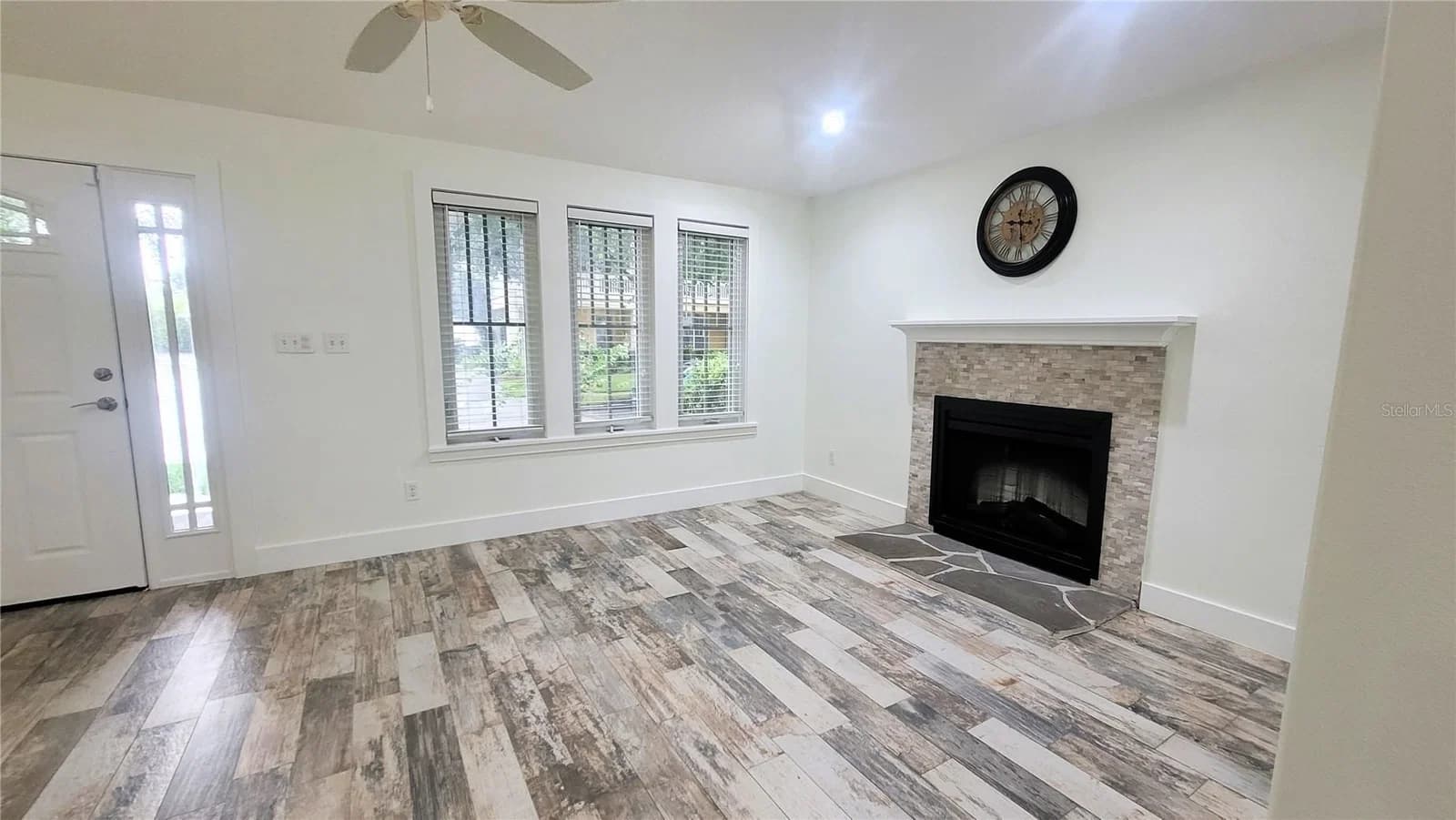 1837 HOLLENBECK, Orlando, FL 32806 2