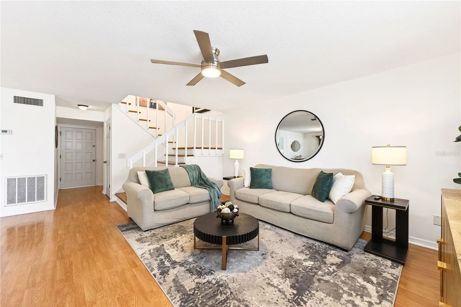 2218 MCMAHON, Orlando, FL 32812 3