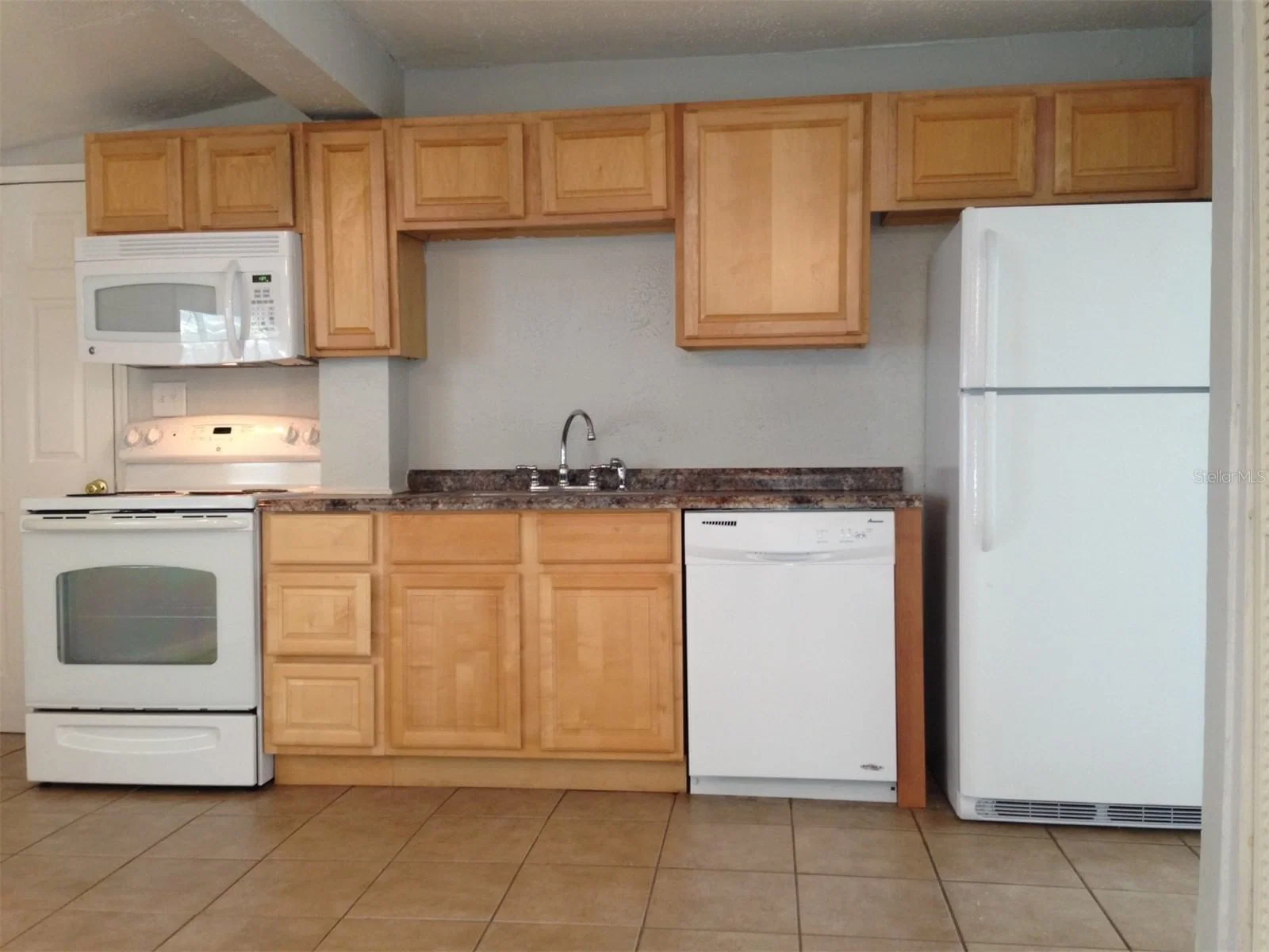 1328 CLOVERLAWN, Orlando, FL 32806 3