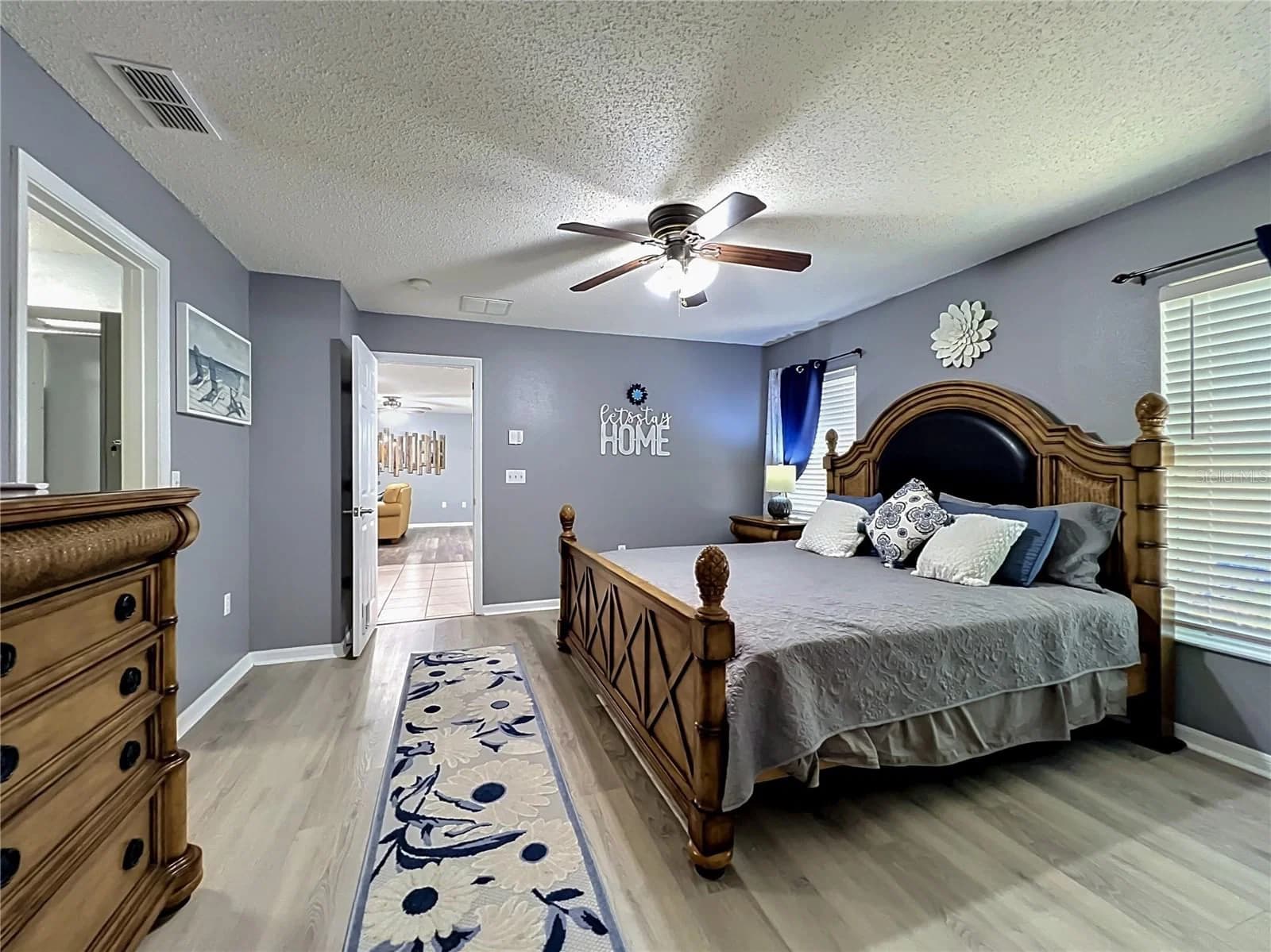 8307 LAINIE 5