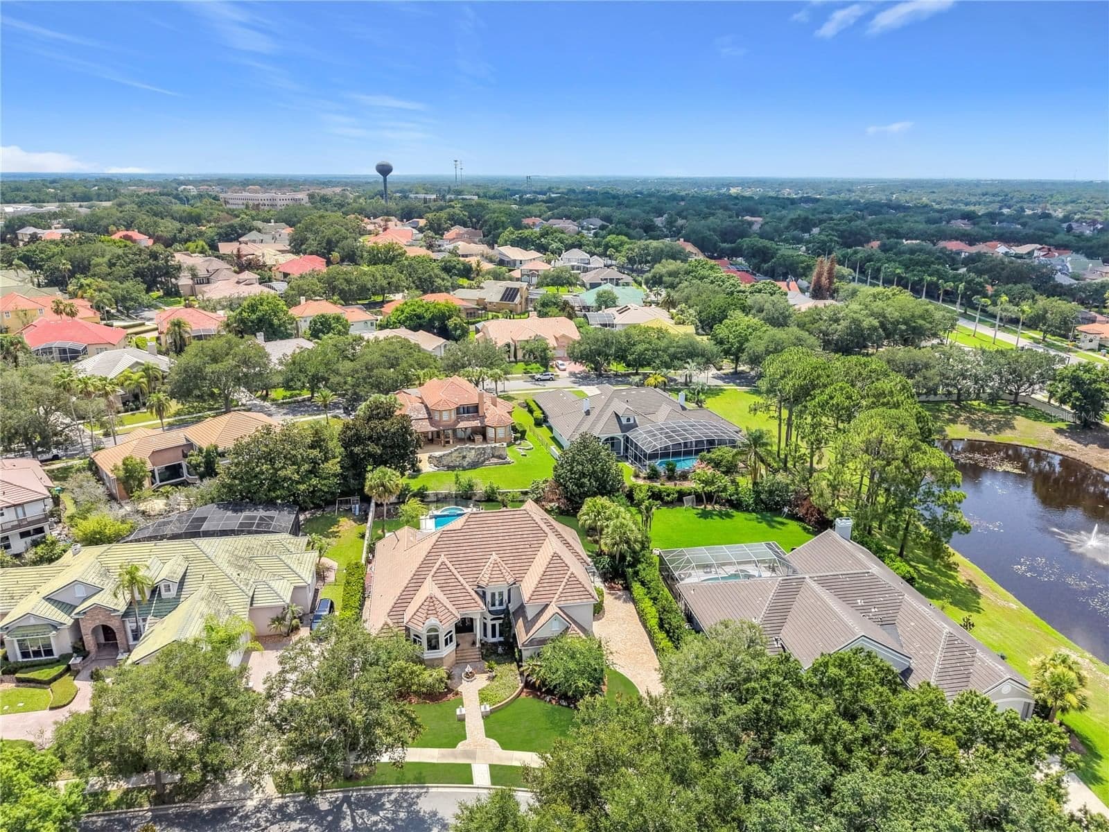 2204 CAIRNS, Orlando, FL 32835 3