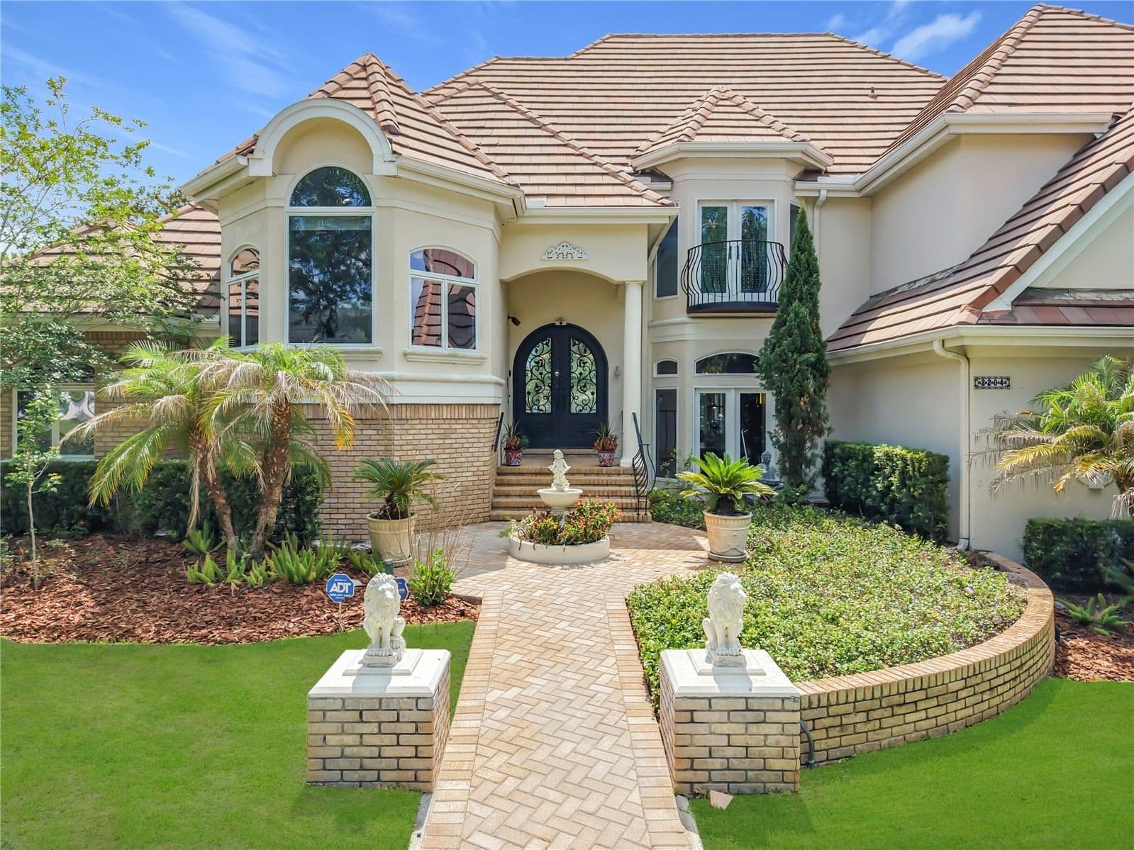 2204 CAIRNS 4