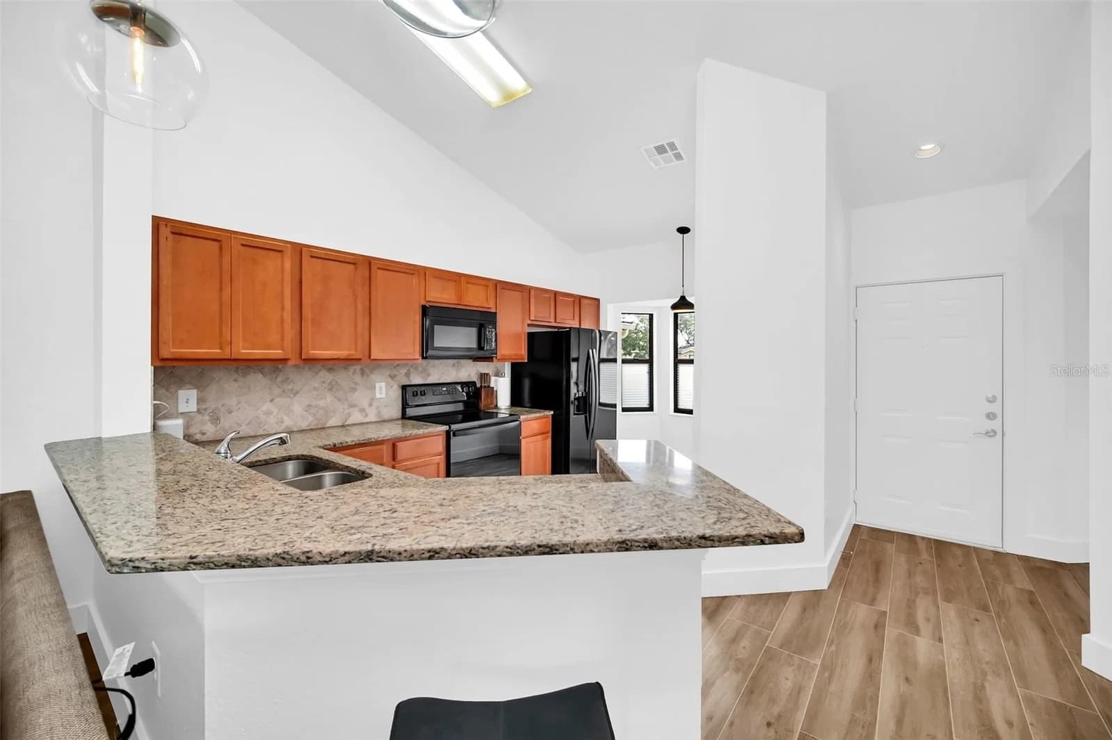 7823 SUGAR BEND 4