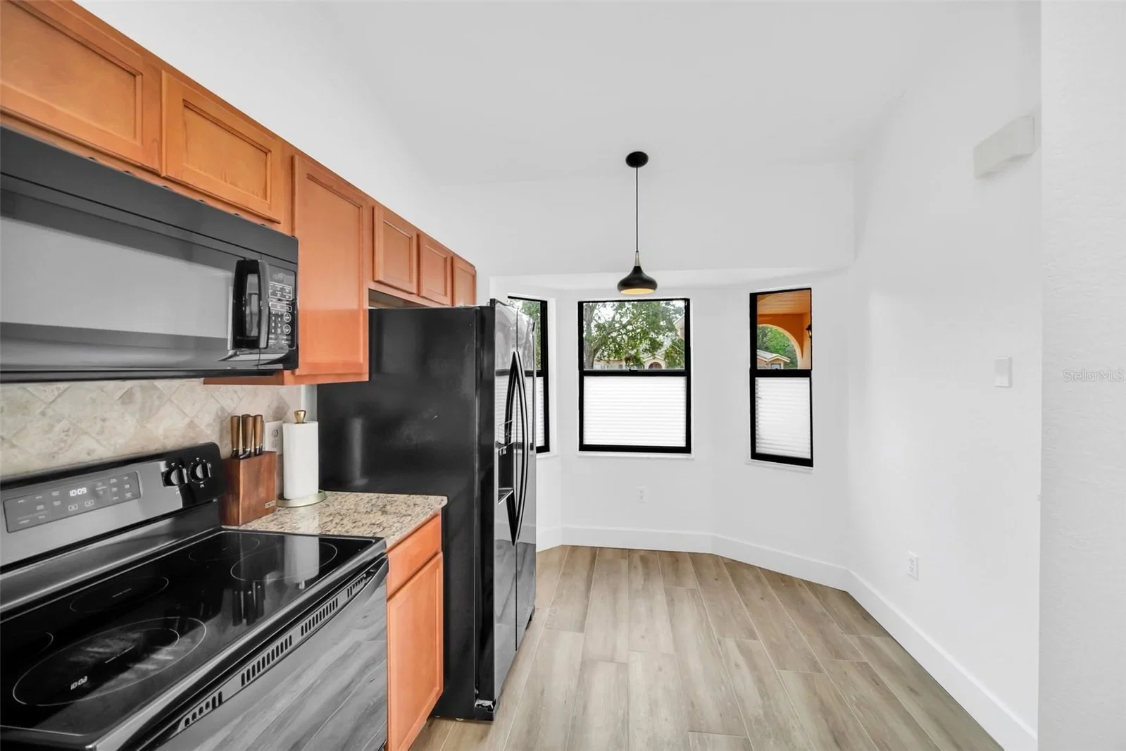 7823 SUGAR BEND 5