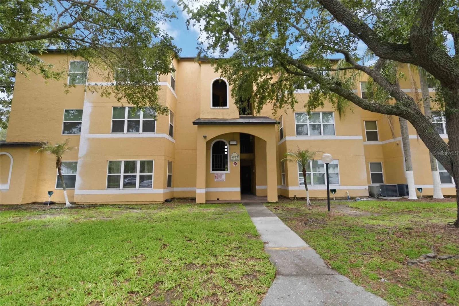 4572 COMMANDER, Orlando, FL 32822