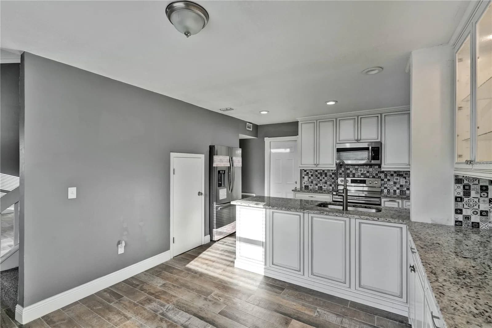 1879 KAMLER, Orlando, FL 32817 3