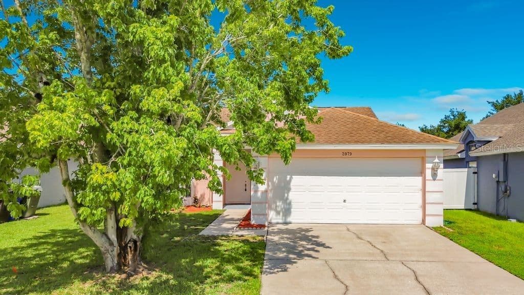 2079 SHANNON LAKES 2