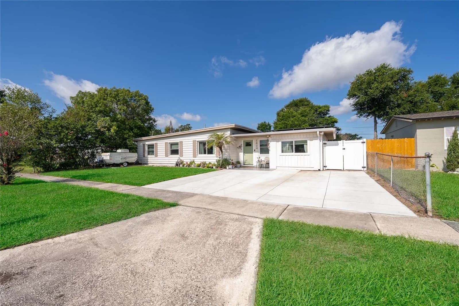 1624 HOLLIS, Orlando, FL 32822 2