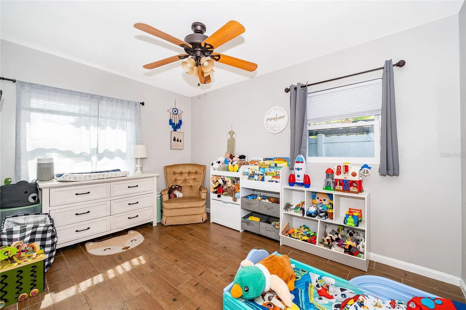 1624 HOLLIS 5