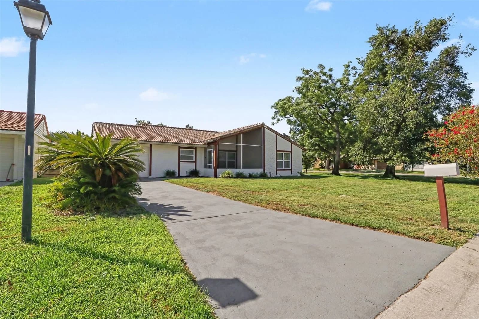 10157 BLUFF, Orlando, FL 32821 3