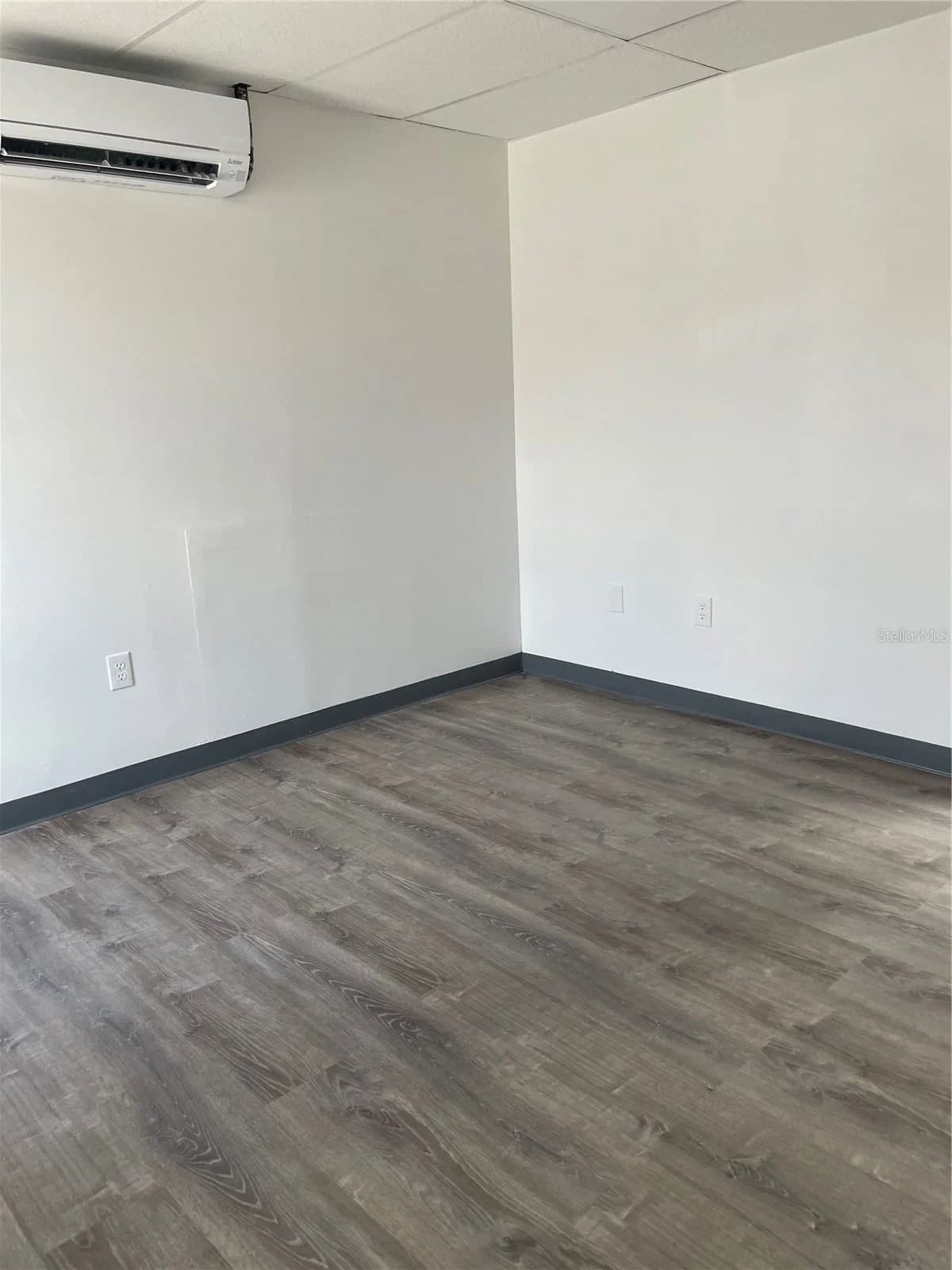 5525 COMMERCE, Orlando, FL 32839 2