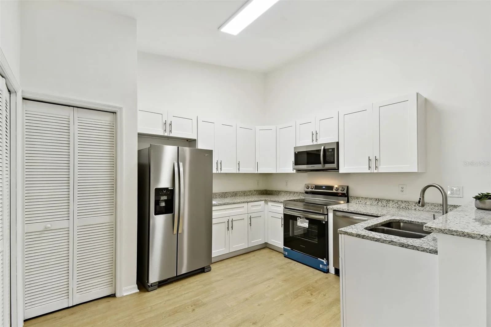 8827 GRAND PALMS 4
