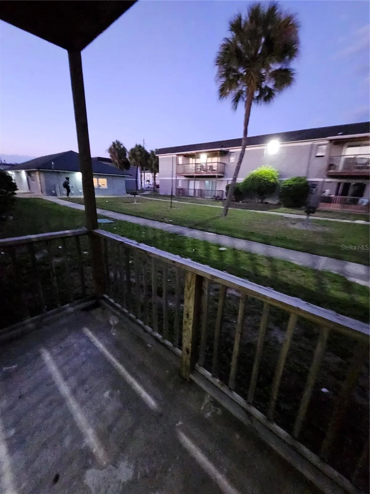 2787 L B MCLEOD, Orlando, FL 32805 3