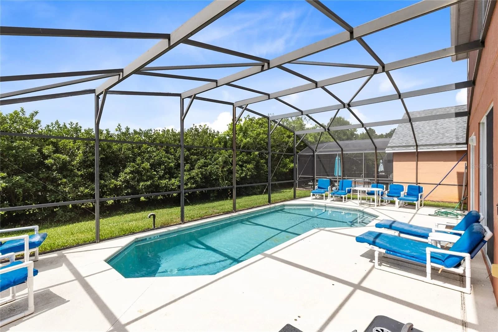 180 HIDEAWAY BEACH 2