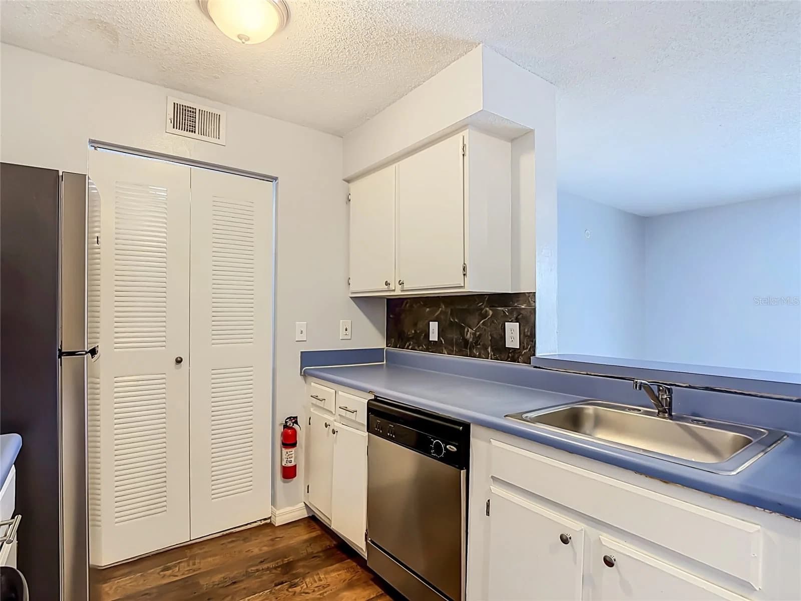 1229 BERMUDA LAKES 5