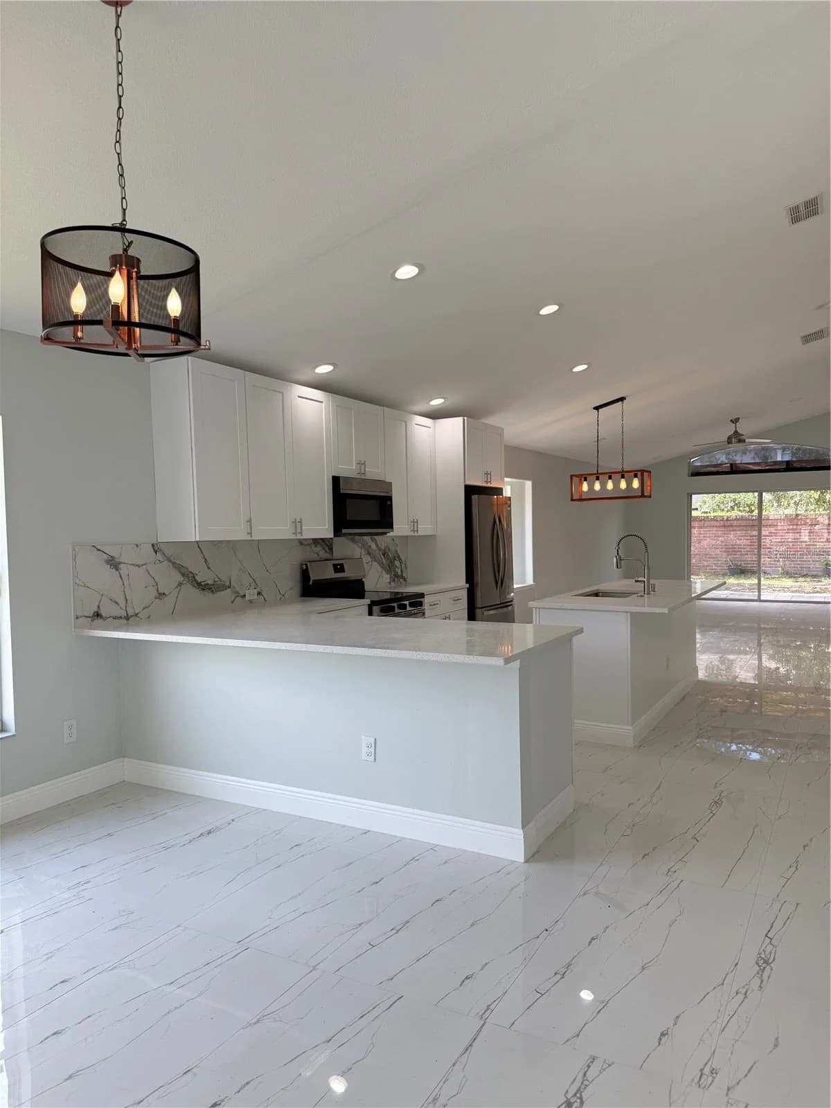 9067 HASTINGS BEACH 4